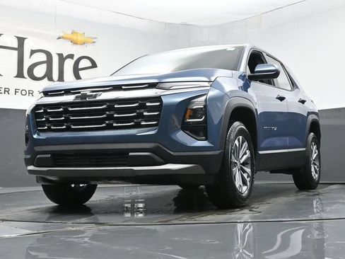 New 2026 Chevrolet Equinox LT w/ Convenience Package II FWD image 4