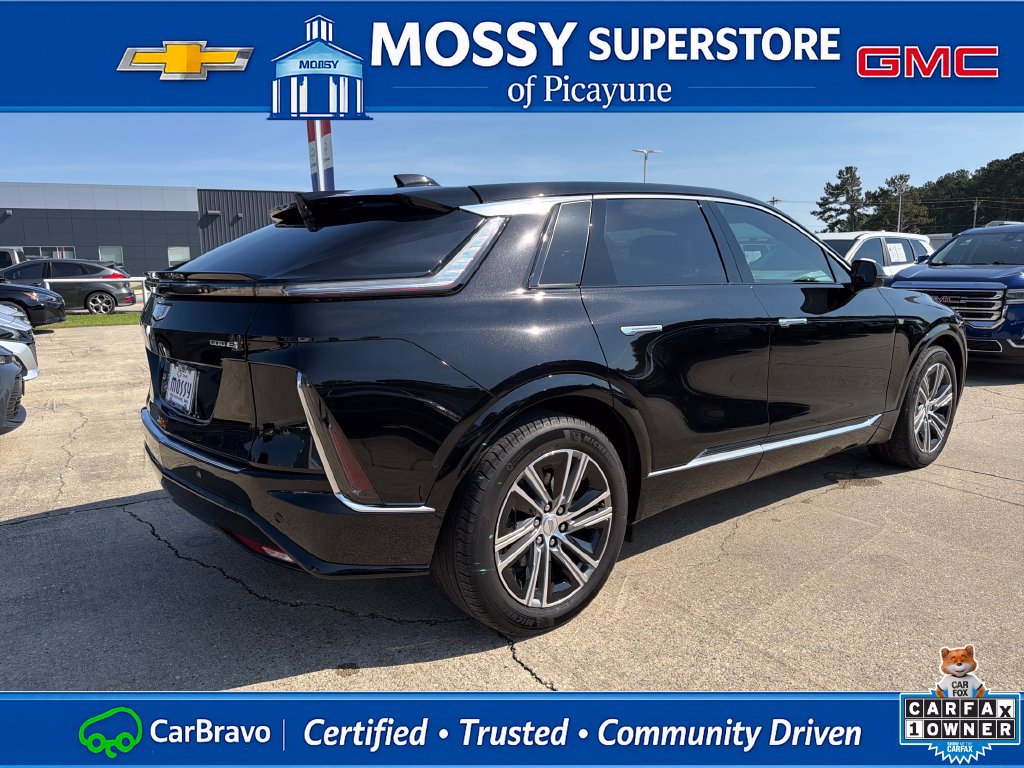 Certified 2025 Cadillac Lyriq Luxury AWD/4WD image 6