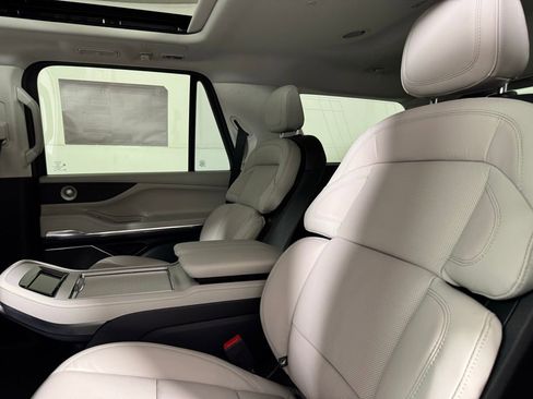 New 2026 Lincoln Navigator Reserve w/ Jet Appearance Package AWD/4WD image 55