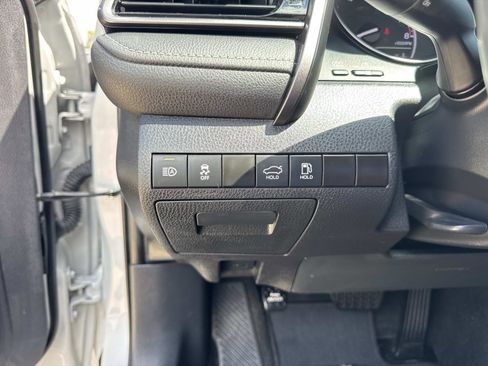 Used 2024 Toyota Camry SE image 20