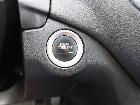 Used 2020 Chevrolet Equinox LT FWD image 17