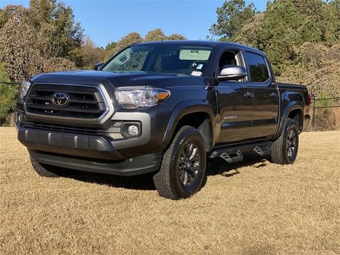 Used 2023 Toyota Tacoma SR5 w/ Technology Package image 10
