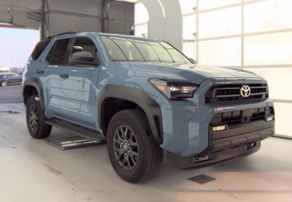 Used 2026 Toyota 4Runner SR5 AWD/4WD image 3