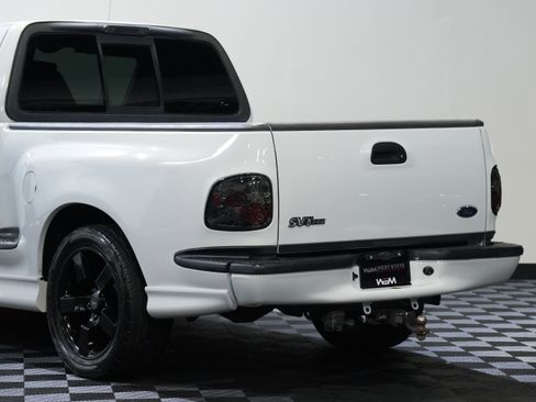 Used 2004 Ford F150 Lightning RWD image 15
