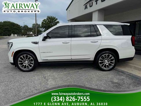 Used 2025 GMC Yukon Denali w/ Denali Reserve Package AWD/4WD image 9