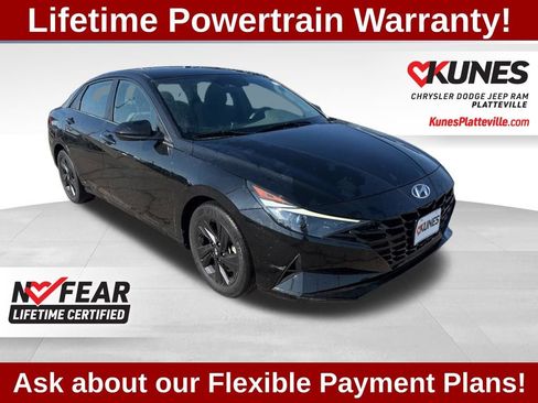 Used 2022 Hyundai Elantra SEL FWD image 2