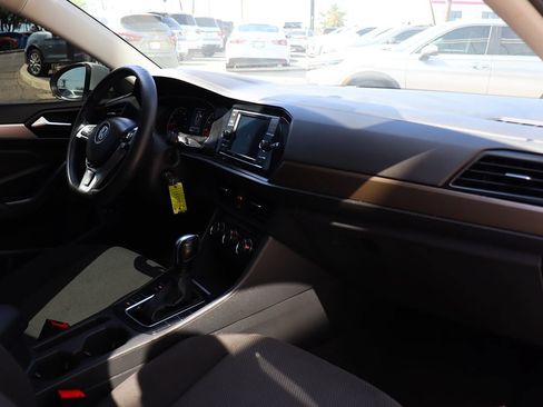 Used 2019 Volkswagen Jetta SE FWD image 35