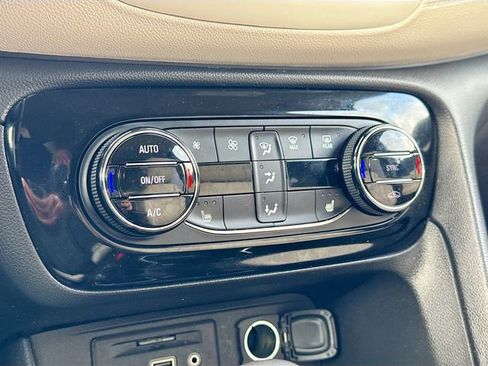 Used 2021 Buick Encore GX Essence w/ Advanced Technology Package AWD/4WD image 21