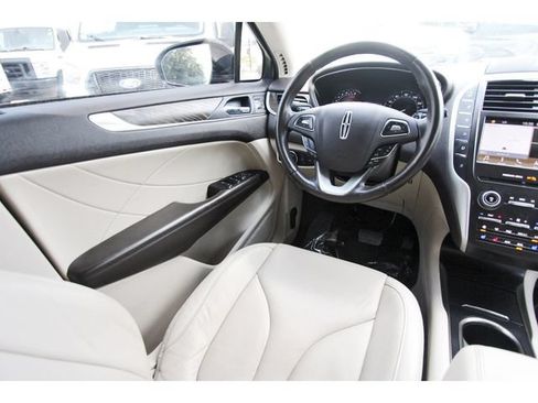 Used 2019 Lincoln MKC Reserve w/ MKC Technology Package FWD image 7