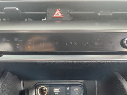 Used 2025 Kia Sportage EX AWD/4WD image 27