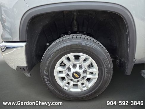 Used 2025 Chevrolet Silverado 2500 LT w/ Convenience Package AWD/4WD image 11