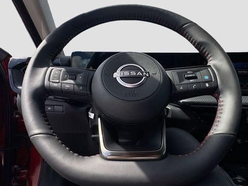 Used 2025 Nissan Kicks SR w/ SR Premium Package image 10