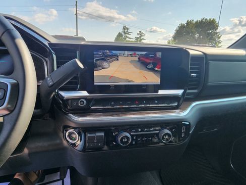 Used 2026 Chevrolet Silverado 1500 LT AWD/4WD image 17