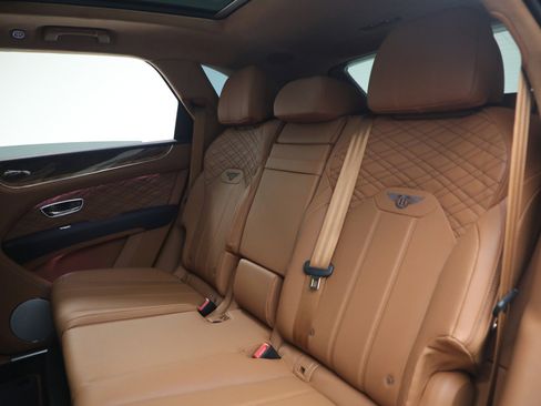 New 2026 Bentley Bentayga AWD/4WD image 20