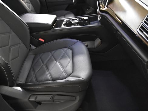 Used 2024 Volkswagen Atlas SE AWD/4WD image 31