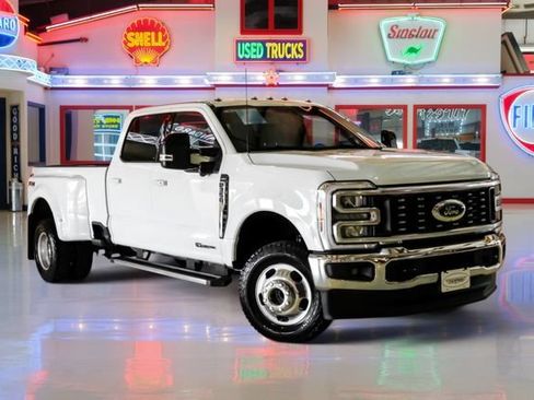 Used 2025 Ford F350 Lariat w/ FX4 Off-Road Package AWD/4WD image 1