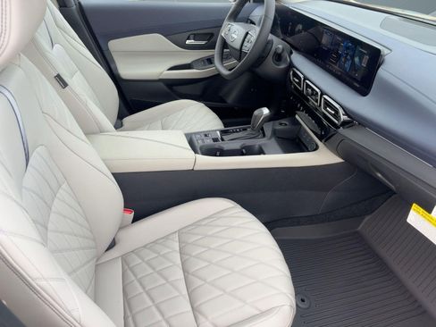 New 2026 Nissan Sentra SL w/ Floor Mat Package FWD image 27