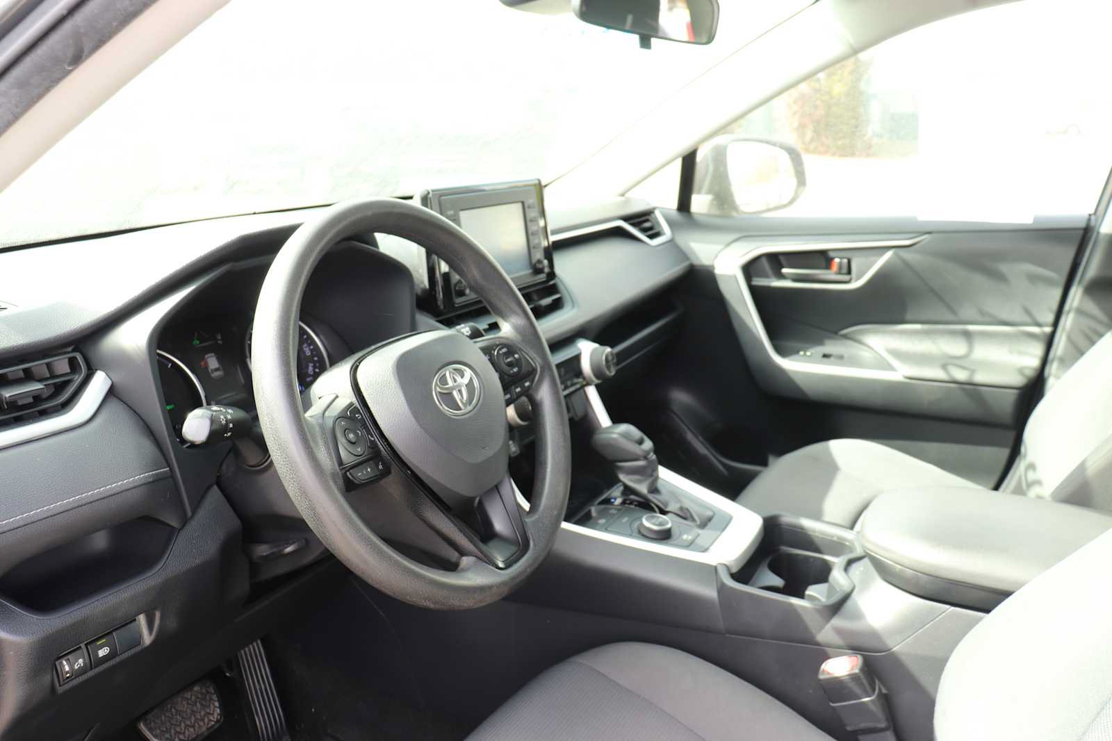 Certified 2019 Toyota RAV4 LE w/ Carpet Mat Package AWD/4WD image 10