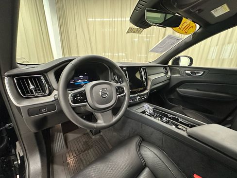 Used 2024 Volvo XC60 B5 Ultimate w/ Protection Package Premier image 23