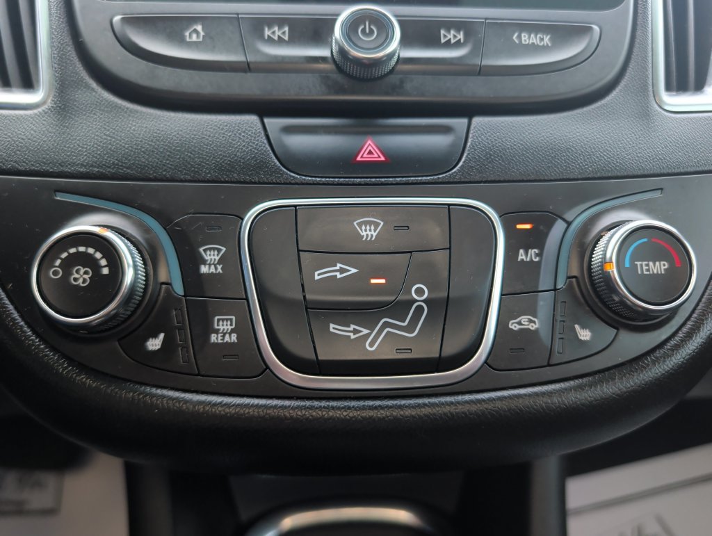 Used 2017 Chevrolet Malibu LT w/ Leather Package FWD image 15