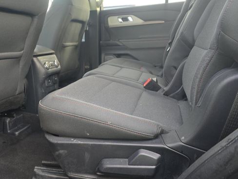 Used 2025 Ford Explorer Active image 9