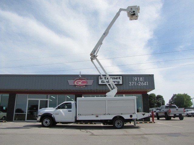 Used 2016 RAM 5500 Tradesman w/ Ambulance Prep Group RWD image 26