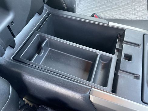 Used 2024 Nissan Titan SV w/ SV Bronze Edition Package image 31