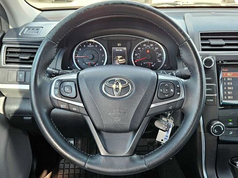 Used 2017 Toyota Camry SE FWD image 18