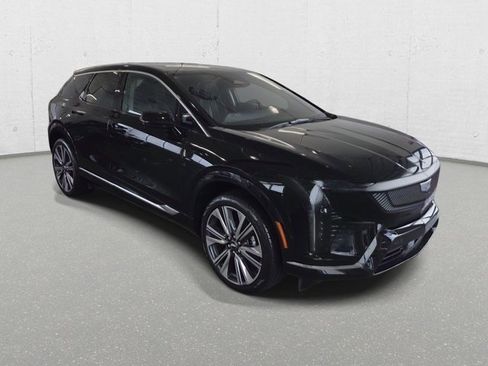 New 2026 Cadillac Optiq Luxury 2 image 3