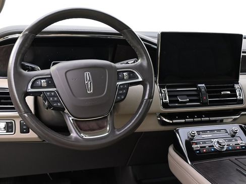 Certified 2022 Lincoln Navigator Reserve image 12