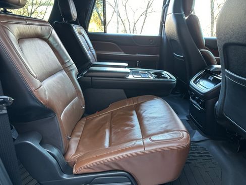 Used 2023 Lincoln Navigator L Reserve image 35