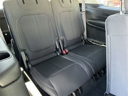 Certified 2023 Jeep Grand Cherokee L Laredo image 15