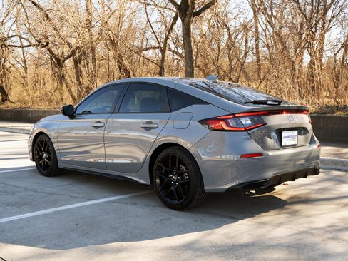 Used 2025 Honda Civic Sport image 7