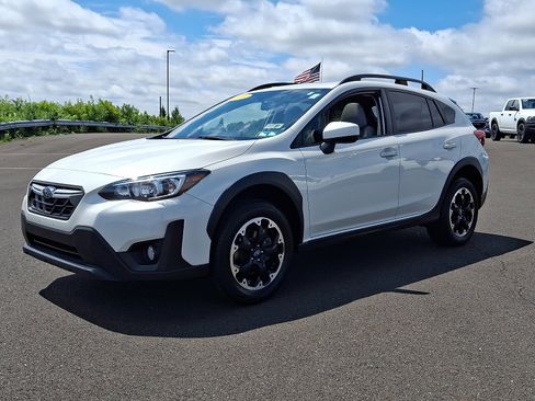 Certified 2023 Subaru Crosstrek 2.0i Premium AWD/4WD image 3