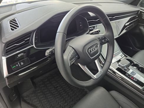 Used 2025 Audi Q8 Prestige image 16