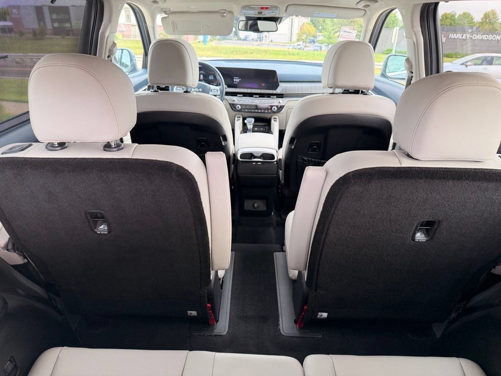 Used 2024 Kia Telluride EX w/ EX Captain's Chair Package FWD image 36