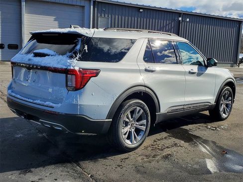 New 2026 Ford Explorer Active w/ Active Comfort Package image 5