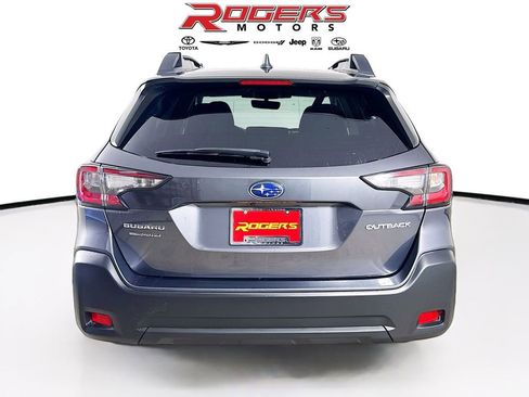 Used 2023 Subaru Outback Premium image 7