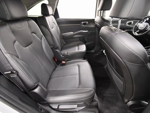 Certified 2023 Kia Sorento SX image 18
