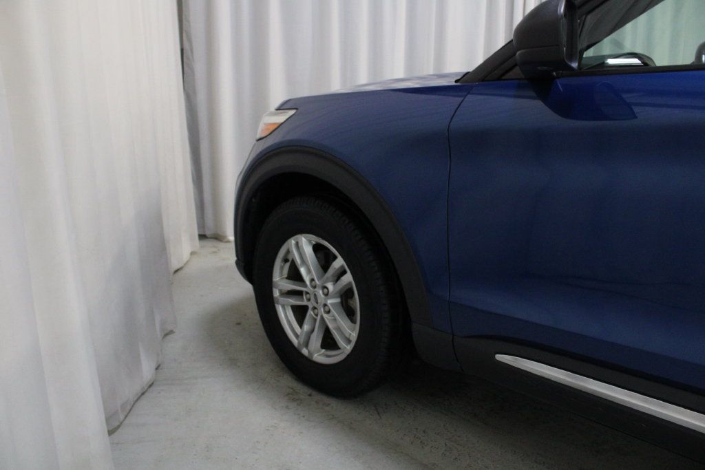 Used 2020 Ford Explorer XLT w/ Equipment Group 202A AWD/4WD image 29