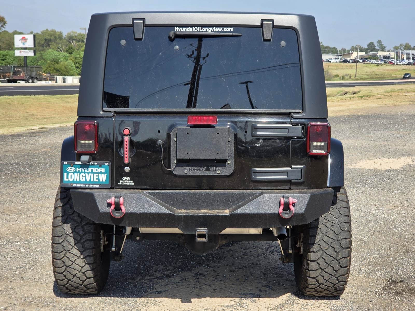 Used 2017 Jeep Wrangler Unlimited Sahara w/ Connectivity Group AWD/4WD image 5