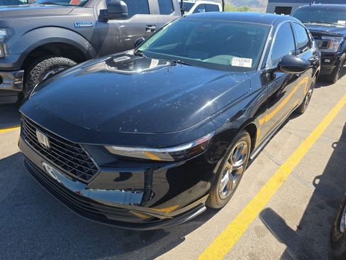 Used 2023 Honda Accord EX image 2