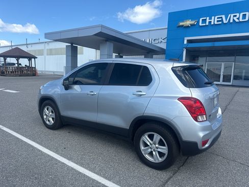 Used 2020 Chevrolet Trax LS w/ Tint and Cruise Package FWD image 3