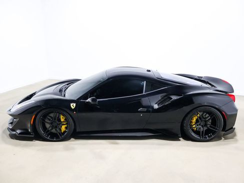 Used 2020 Ferrari 488 Pista image 23
