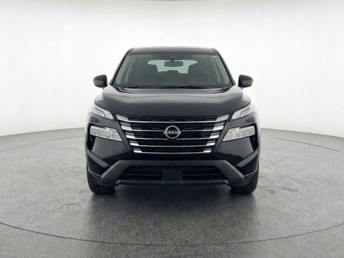 Used 2025 Nissan Rogue SV AWD/4WD image 2