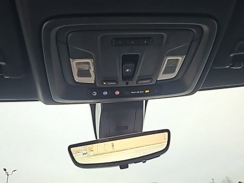 Used 2021 Chevrolet Silverado 1500 High Country image 27