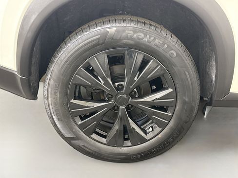 Used 2023 Nissan Rogue SV image 33