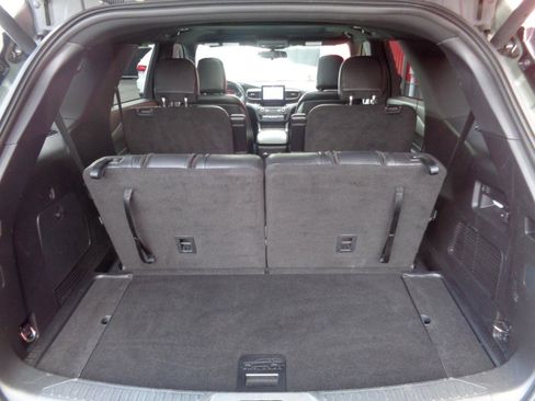 Used 2020 Ford Explorer XLT w/ Equipment Group 202A AWD/4WD image 12