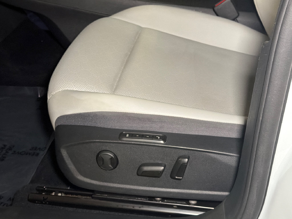 Used 2021 Volkswagen ID.4 Pro S RWD image 21
