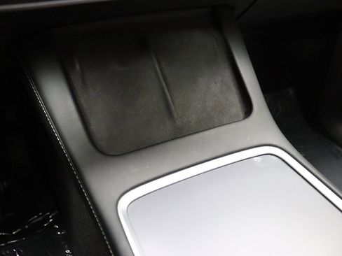 Used 2021 Tesla Model Y Long Range image 35